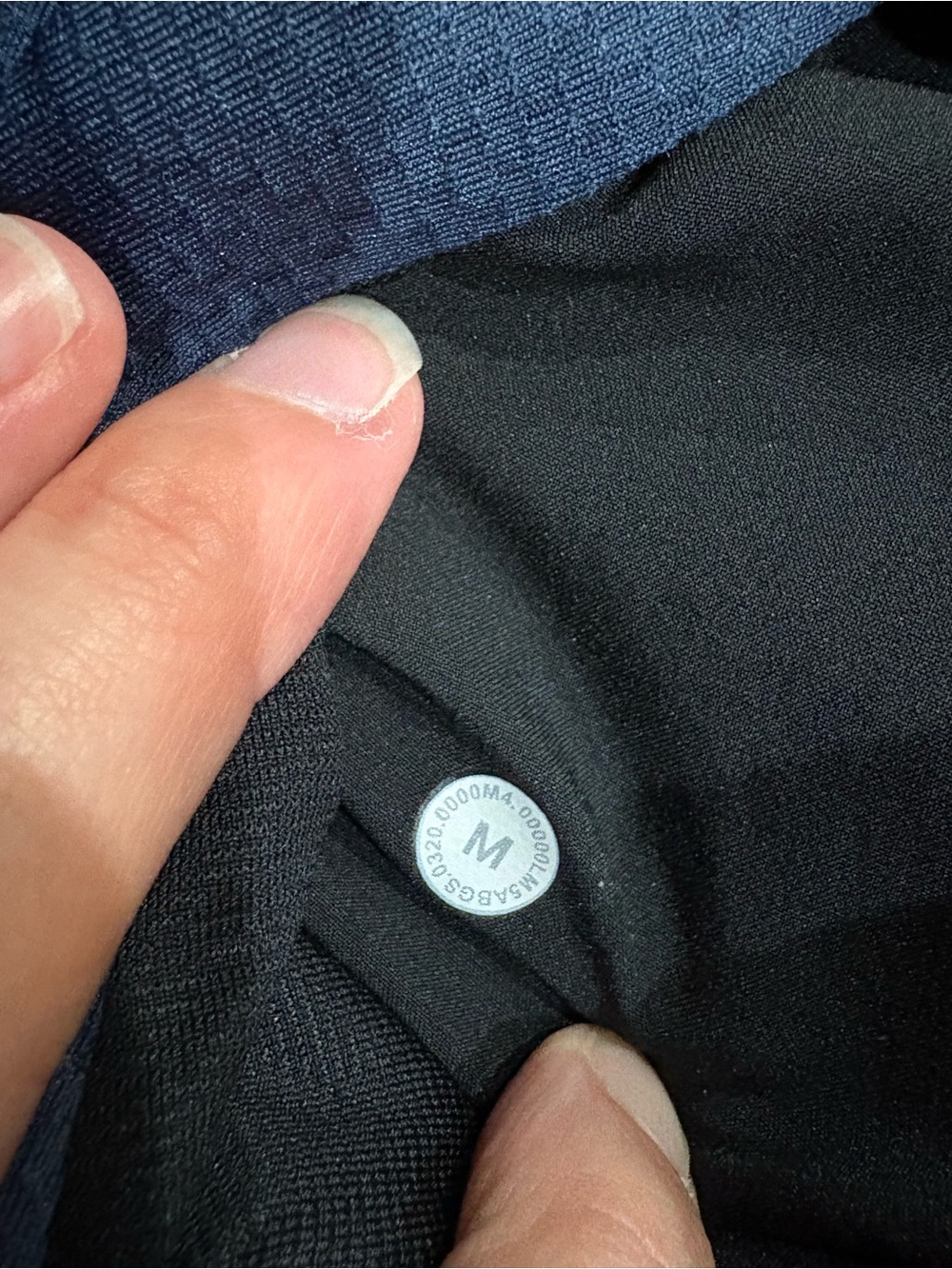 Lululemon Textured Tech Pant Medium - Picture 5 of 5